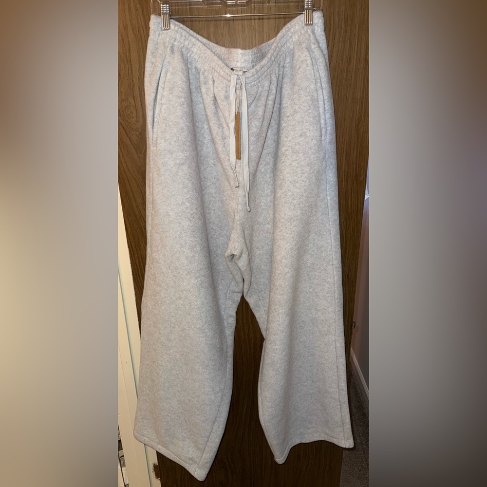 SKIMS NWT grey fleece lounge pants size 2X
